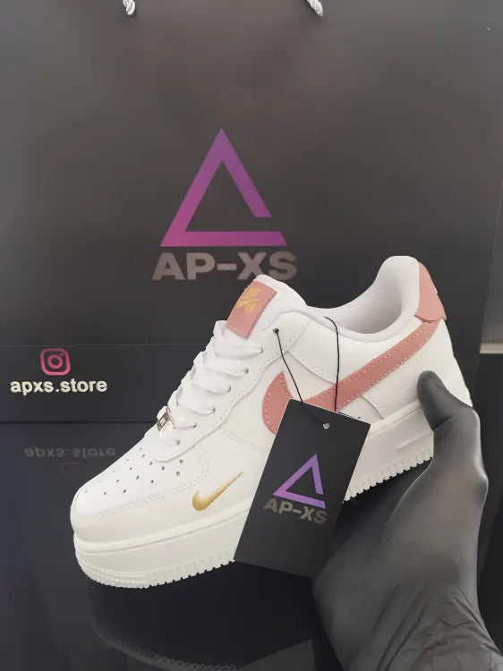 NIKE AIR FORCE 1 '07 ESSENTIAL  - RUST PINK